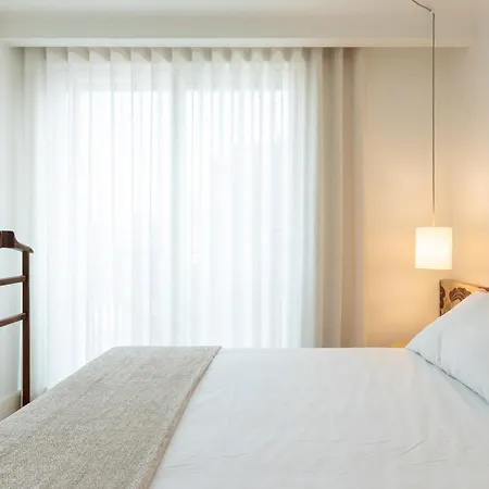 Chic 1-br Flat In Award-winning Building דירה *