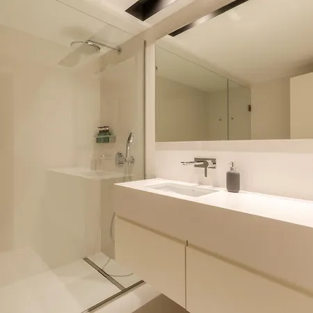 Chic 1-br Flat In Award-winning Building דירה פורטו