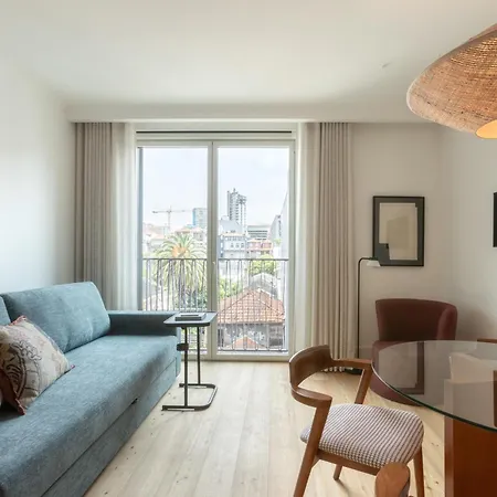 Appartement Chic 1-br Flat In Award-winning Building Oporto