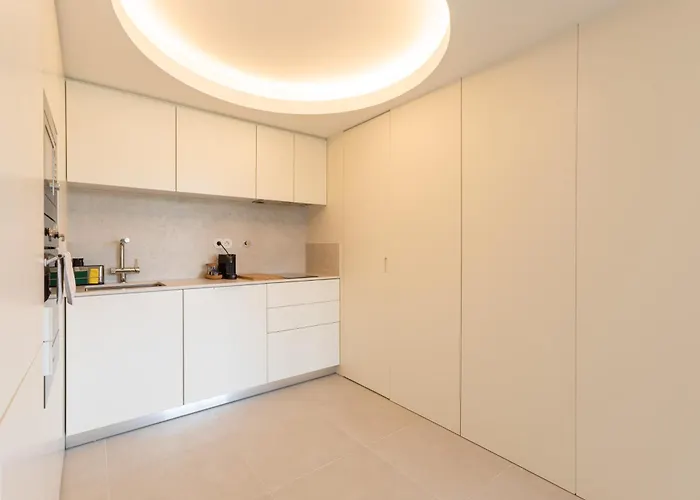 Chic 1-br Flat In Award-winning Building * 포르투