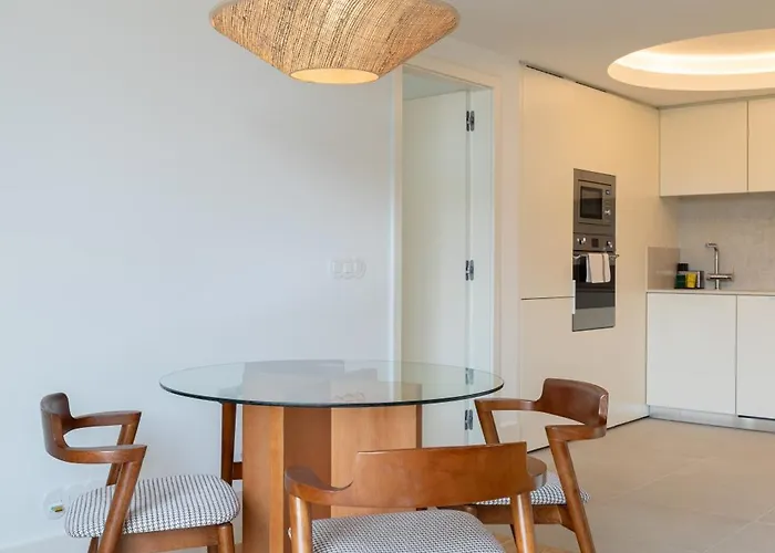 Appartement Chic 1-br Flat In Award-winning Building Oporto