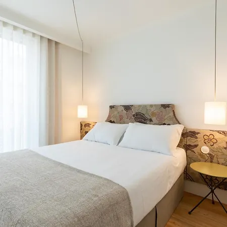 Chic 1-br Flat In Award-winning Building * Oporto